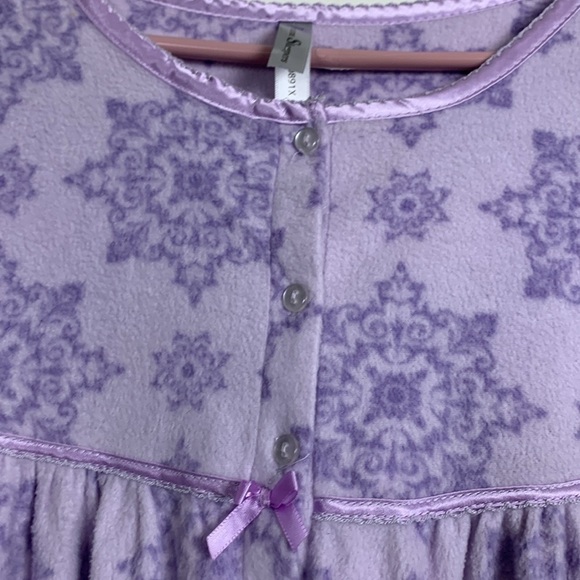 Dream Sleepers NWOT  Lovely Lilac Fleece Nightgown Cozy and Warm - Picture 4 of 8
